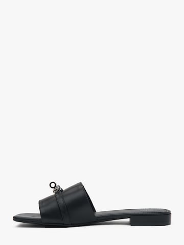 Estro Sandal '0138' in Black