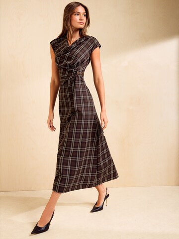 Friends Like These Kleid in Braun