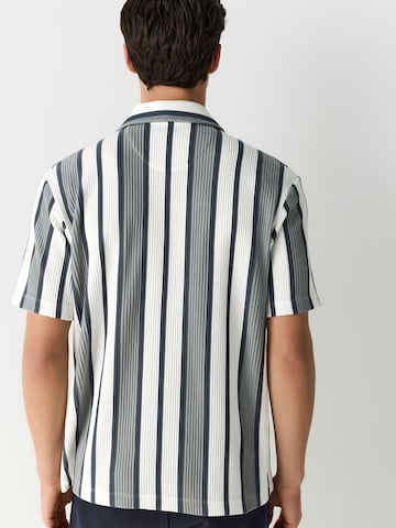 Next - Regular Fit Camisa em cinzento
