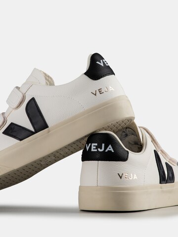 Veja Sneakers 'Recife' in White