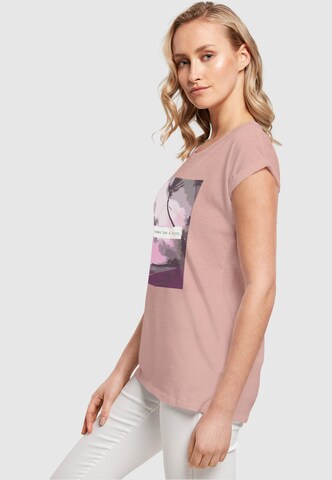 T-shirt 'Summer - Every Summer Has A Story' Merchcode en rose