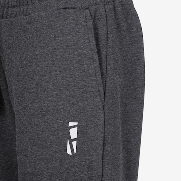 UNIFIT Tapered Workout Pants in Grey