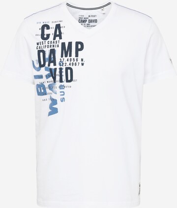 Tricou de la CAMP DAVID pe alb: față