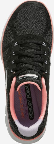 Baskets basses SKECHERS en noir