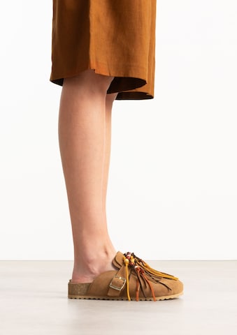 Mule SACHA en marron : devant