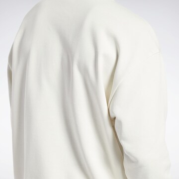 Sweat-shirt Reebok en blanc
