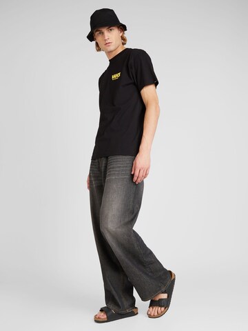 VANS - Camiseta 'STAY COOL' en negro