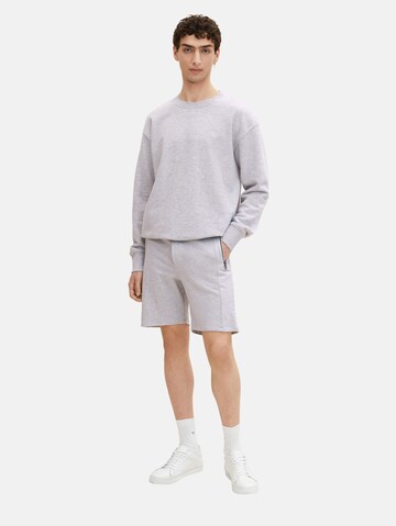 TOM TAILOR DENIM Regular Shorts in Grau: predná strana