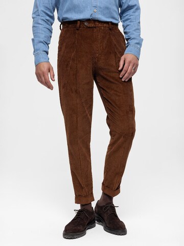 Antioch Regular Pleat-front trousers in Brown: front
