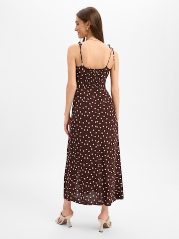 Robe Marie Lund en marron