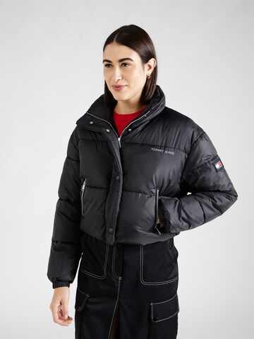 Tommy Jeans Jacke in Schwarz: Vorderseite