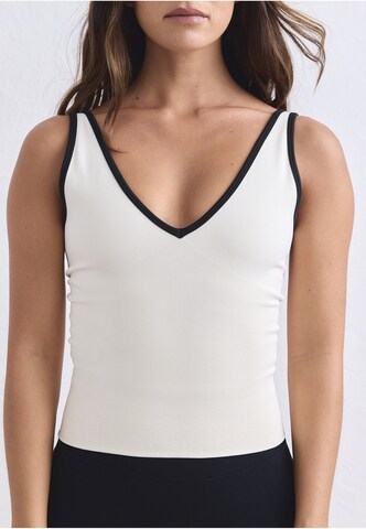 Aim'n Sporttop in Wit: voorkant