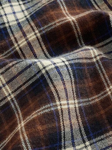 Next - Ajuste regular Camisa en marrón