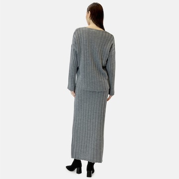 Elara Workwear in Grey