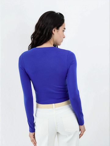 Top di Busem in blu