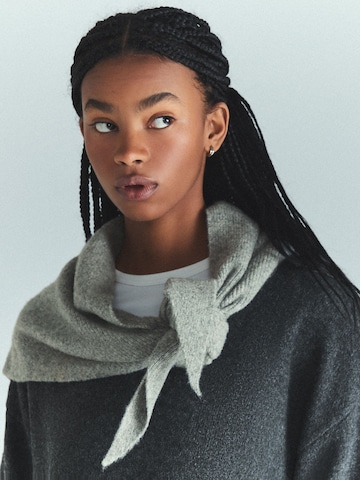 Bershka Tuch in Grau: Vorderseite