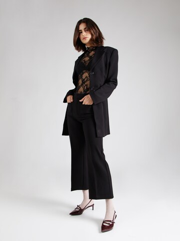 Daahls by Emma Roberts exclusively for ABOUT YOU Футболка 'Claire' в Черный