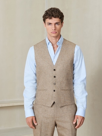 Next Gilet in Bruin: voorkant