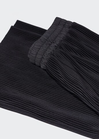 MANGO Szeroka nogawka Spodnie 'Pili' w kolorze czarny