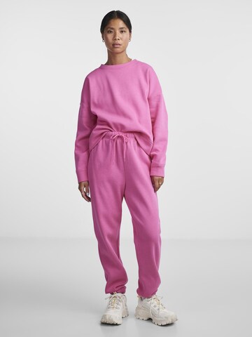 PIECES Tapered Hose 'Chilli' in Pink