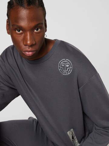 BIDI BADU Athletic Sweatshirt in Grey