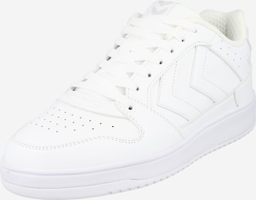 Hummel Sneakers in White: front