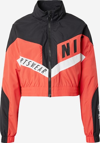 raudona Nike Sportswear Demisezoninė striukė: priekis