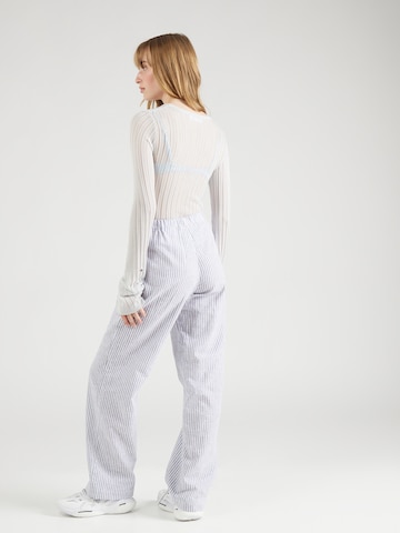 Regular Pantalon Monki en bleu