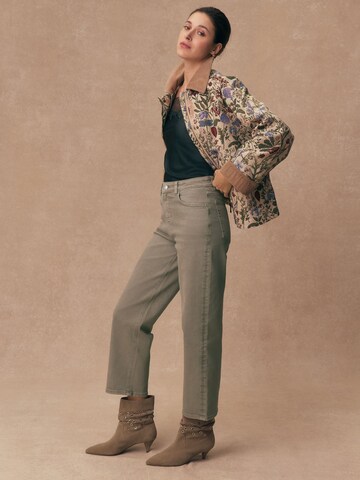 Next Regular Jeans in Grün