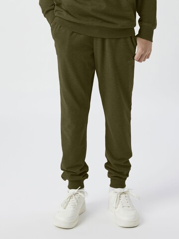 TWO SOON Tapered Bukser i grøn: forside
