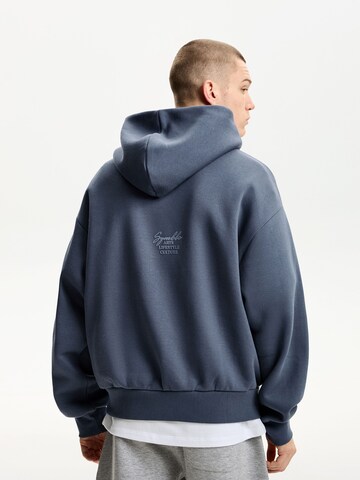 Bershka Sweatshirt in Blue