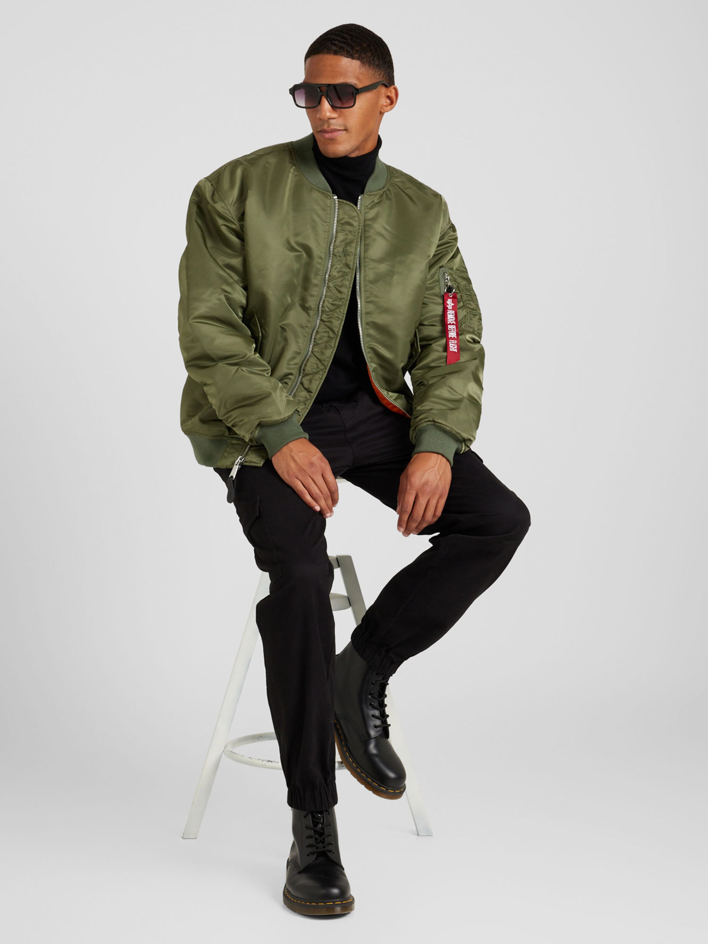 ALPHA INDUSTRIES Geacă de primăvară-toamnă 'MA-1 CS' pe Oliv