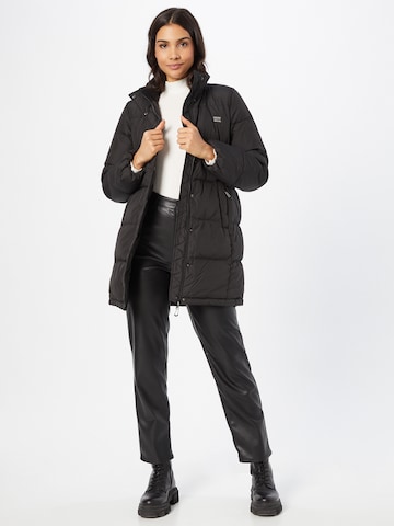 LEVI'S ® - Sobretudo de inverno 'Quinn Mid Down Puffer' em preto