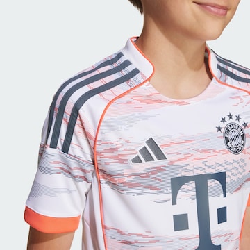 ADIDAS PERFORMANCE Λειτουργικό μπλουζάκι 'FC Bayern München 2025/2026' σε λευκό