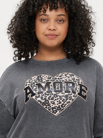 Sweat-shirt 'CARLAUREN' ONLY Carmakoma en noir