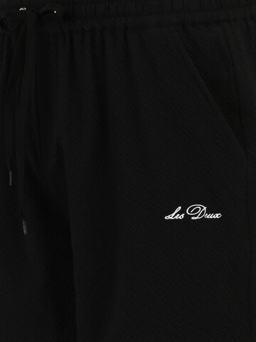 Les Deux Athletic Swim Trunks 'Stan Seersucker' in Black