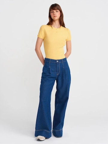 Pullover di Dilvin in giallo