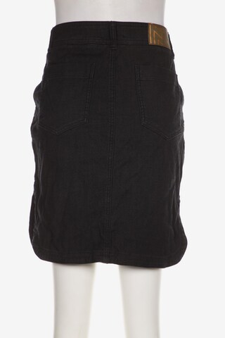 NILE Skirt in S in Black