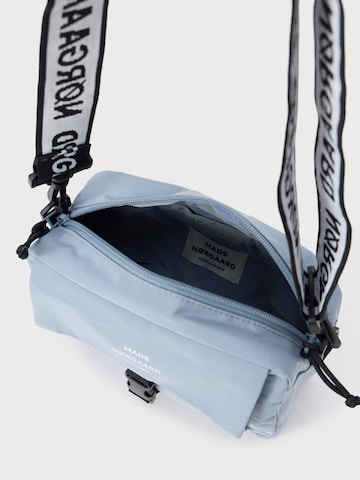MADS NORGAARD COPENHAGEN Чанта с презрамки 'Tian Fae' в синьо