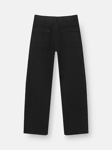 Pull&Bear Regular Cargo jeans in Black