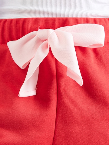 Regular Pantalon 'PCCHILLI' PIECES en rouge