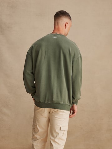DAN FOX APPAREL Sweatshirt 'Jason' in Green
