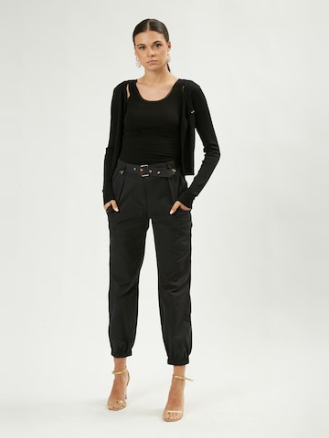 Influencer Плетена жилетка ' Cropped basic cardigan ' в черно