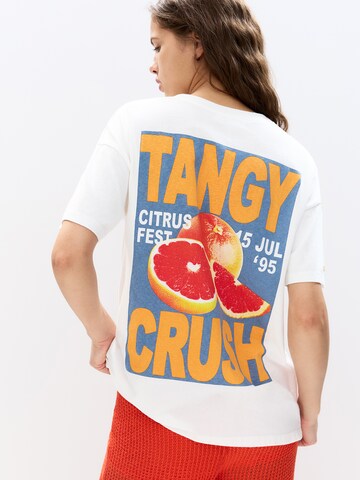 Pull&Bear Тениска 'PACIFIC CITRUS' в бяло: отпред