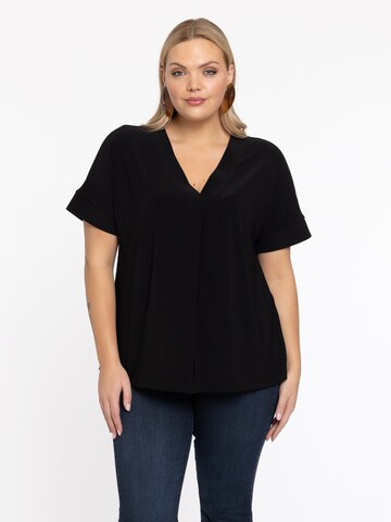 Yoek Tunic in Black: front