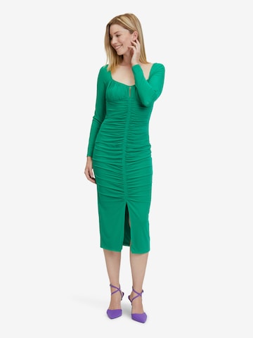 Robe de cocktail Vera Mont en vert : devant