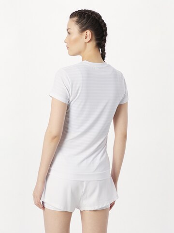 T-shirt fonctionnel 'HYPERCOURT' K-Swiss Performance en blanc