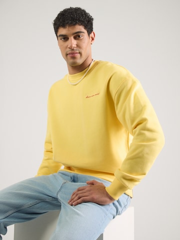 Felpa di naketano in giallo: frontale