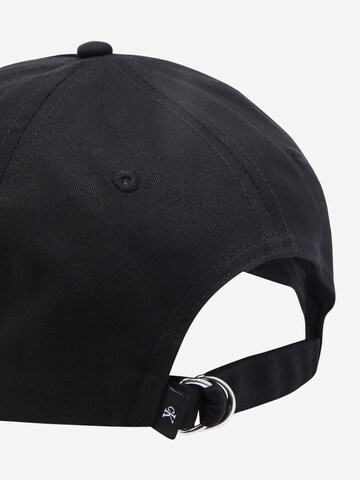 Calvin Klein Jeans Cap in Black