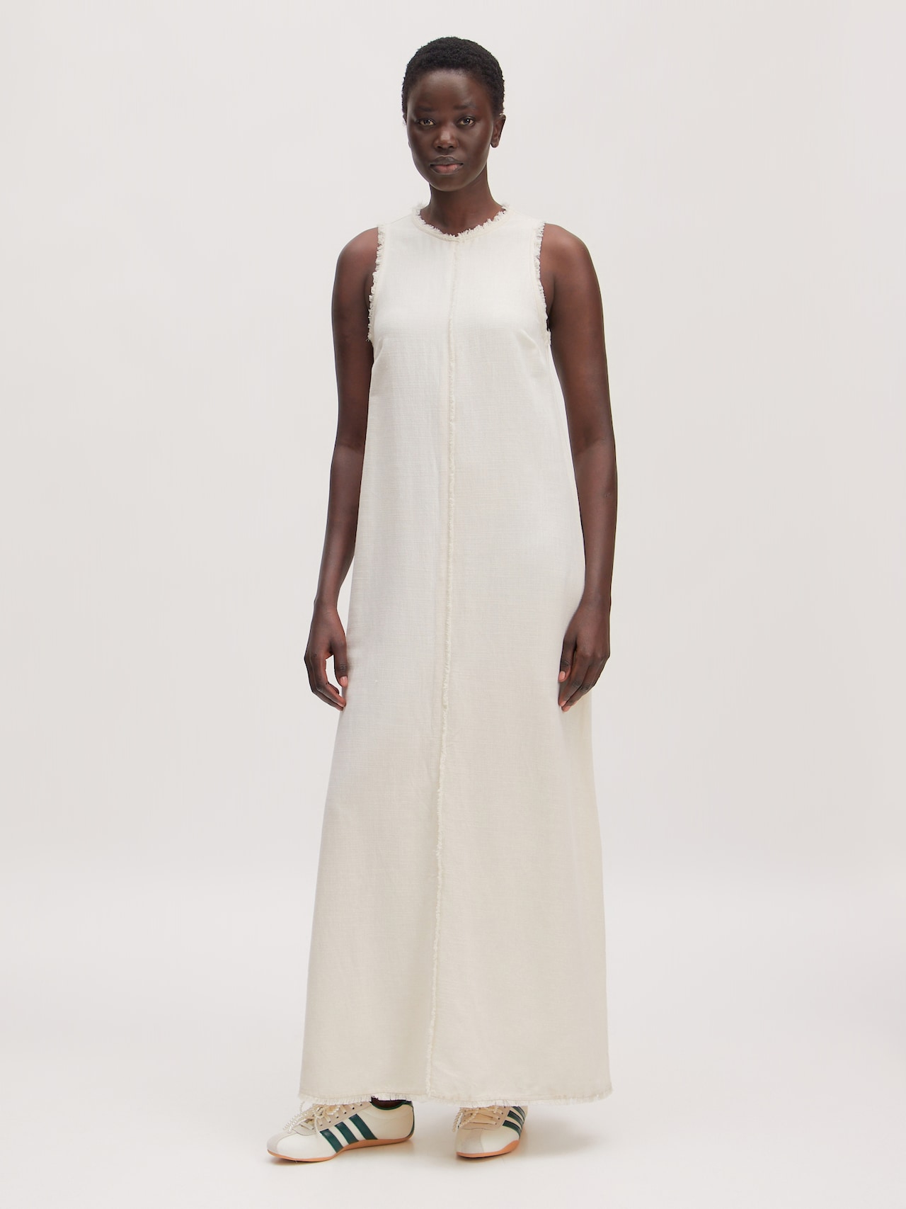 EDITED Produkte Kleid 'Uda' offwhite